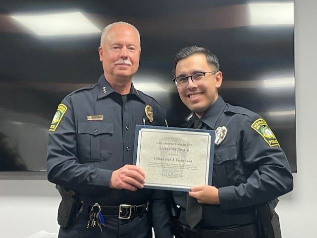 Ofc Jeph Underwood Receives 2024 LifeSaving Award